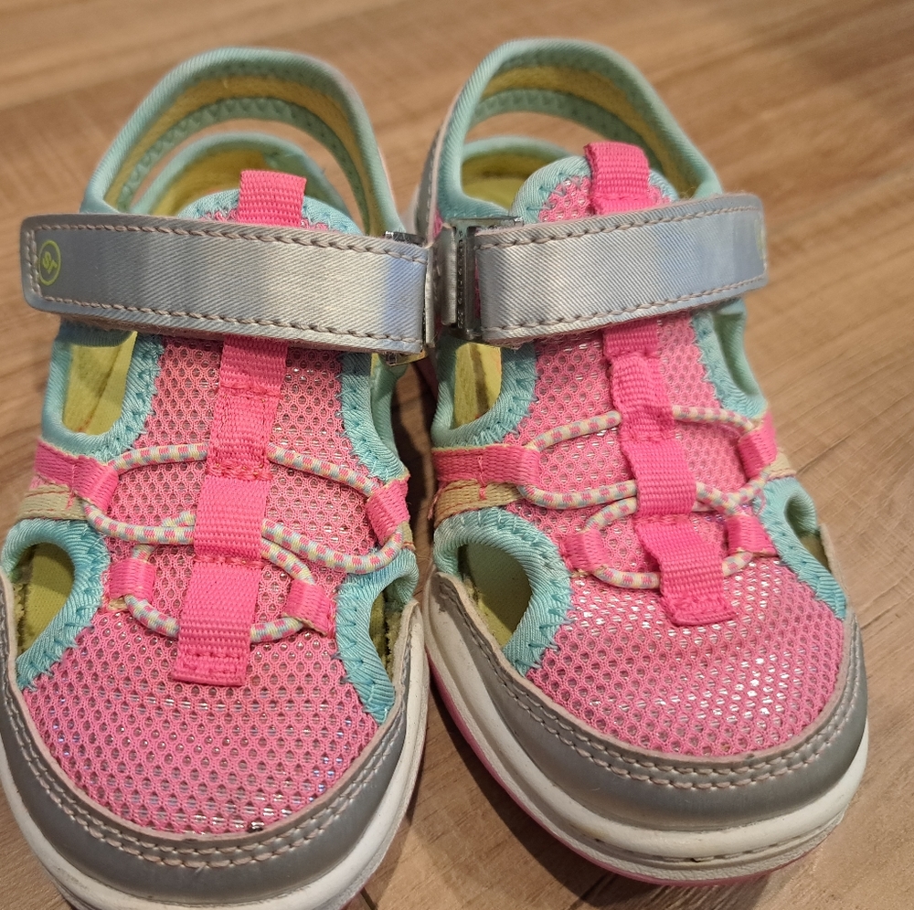 Stride rite sandals in toddler size 9